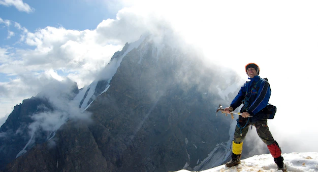 Everest Base Camp Trek How Sherpas Handle High Altitude Challenges